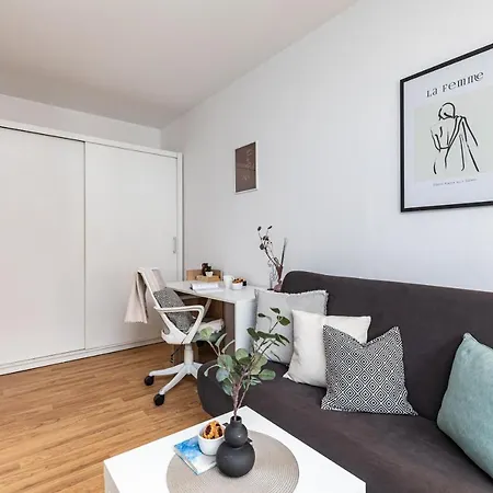 Superapart Stanow Zjednoczonych 72 *