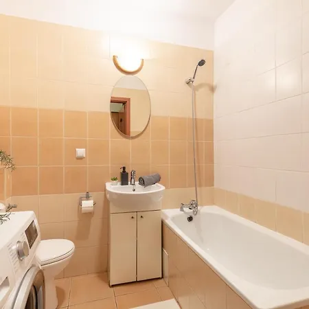 Superapart Stanow Zjednoczonych 72 *